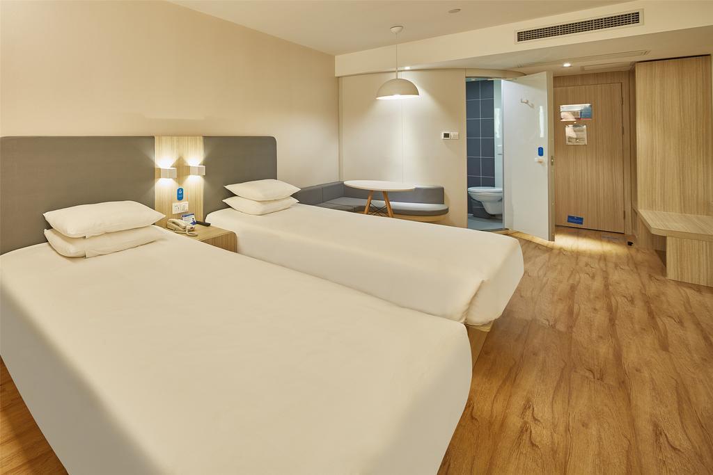 Hanting Hotel Shanghai Tangqiao Subway Station Exterior photo